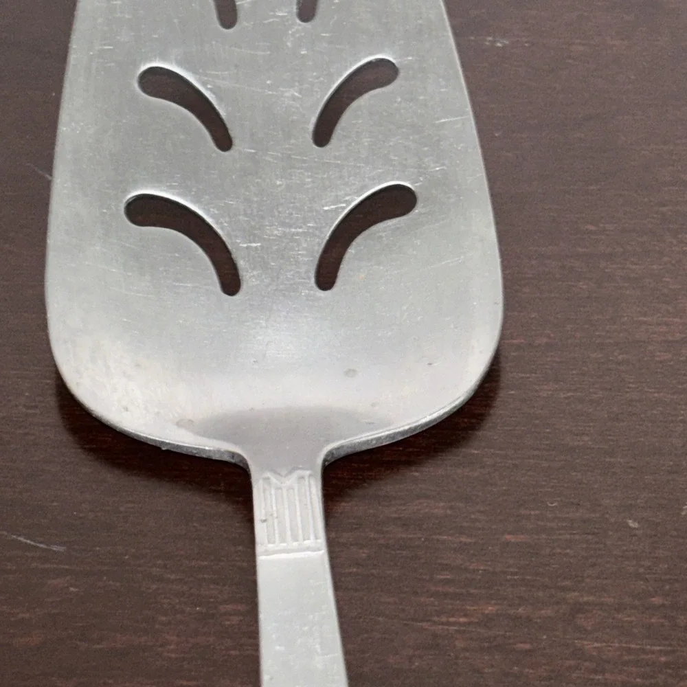 NASCO Lady Grace Stainless Steel Pierced Pie Server Japan Flatware